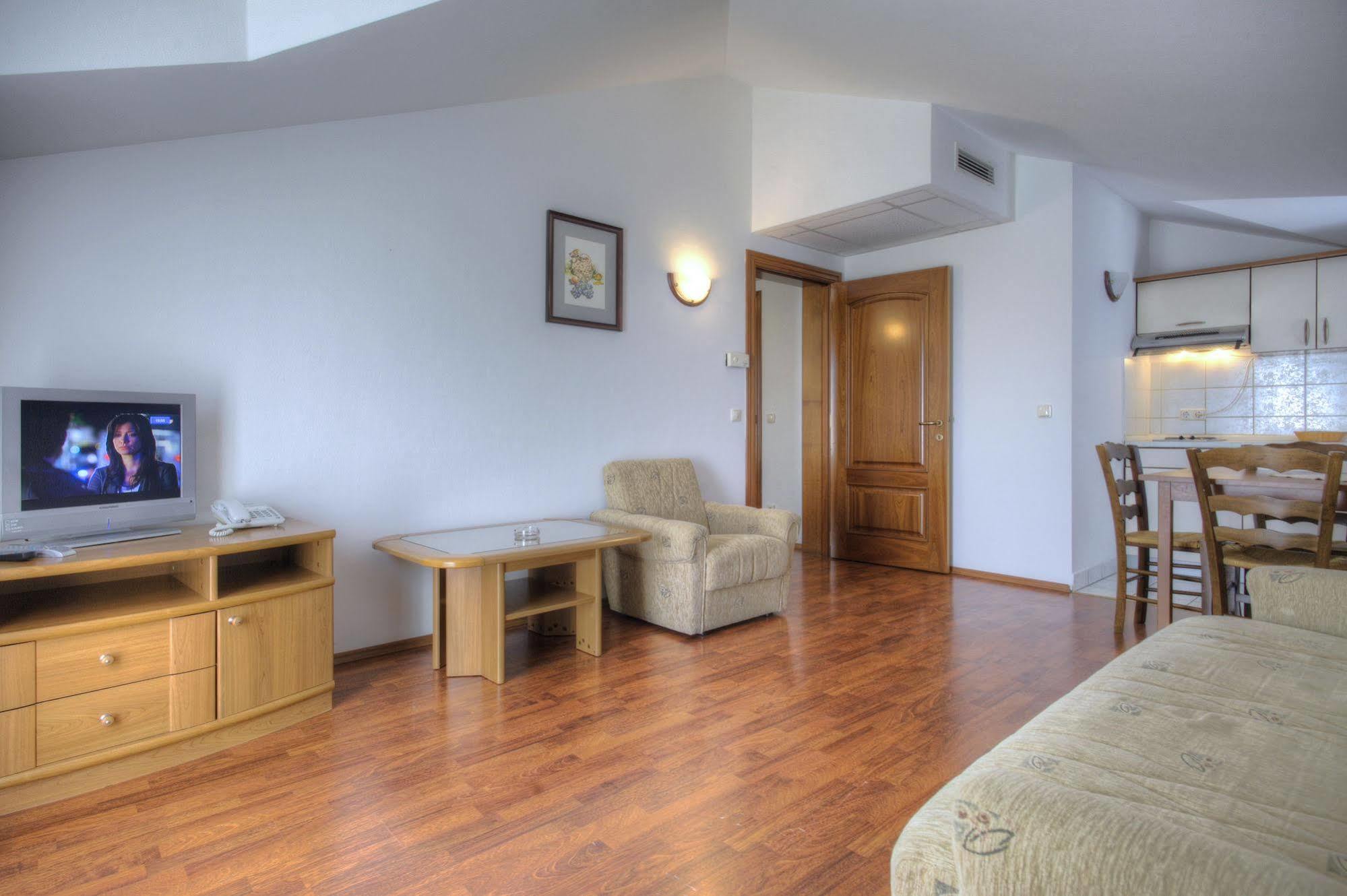 Aparthotel Zaton Zaton  Esterno foto